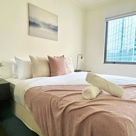A Cozy 2B2B Apt Next To Carlton Garden W/ Parking Melbourne Exterior photo